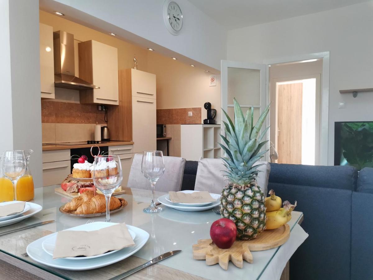 Honeycomb Apartment Split - Free Parking מראה חיצוני תמונה